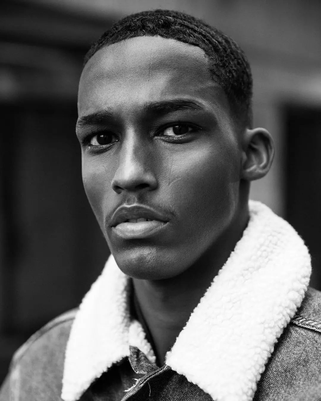 louisvuitton重金买断的独家走秀黑人男孩超美