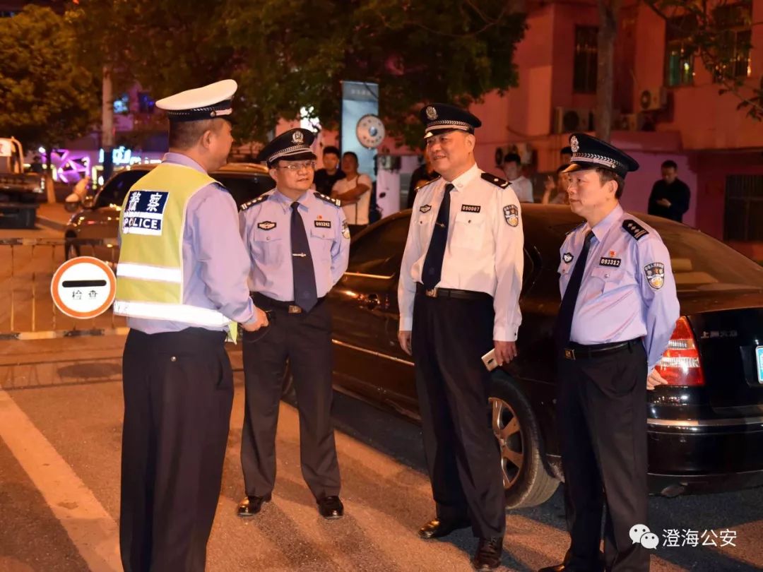 行动期间,市公安局党委委员,副局长方维民同志在副区长,公安分局局长