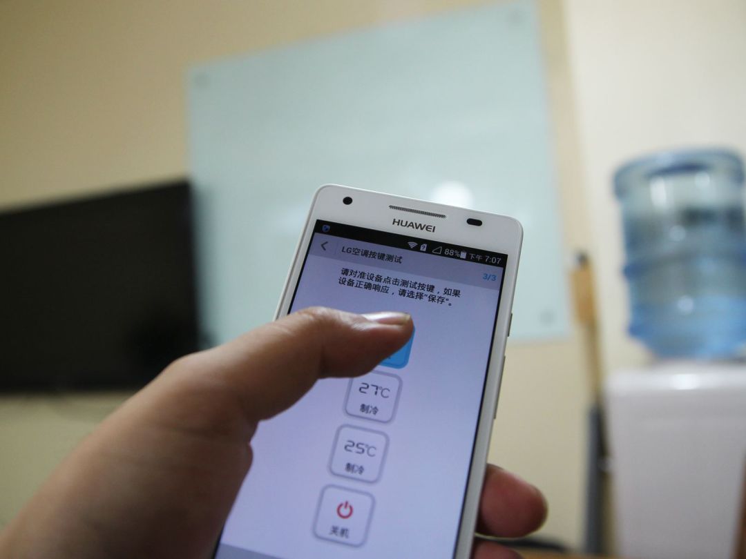同同样是骁龙845三星s9凭什么比小米8贵3000