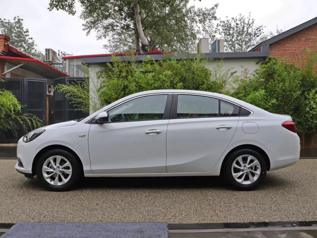 10万买顶配,这2台大空间,高性价比合资轿车,小康家庭首选!