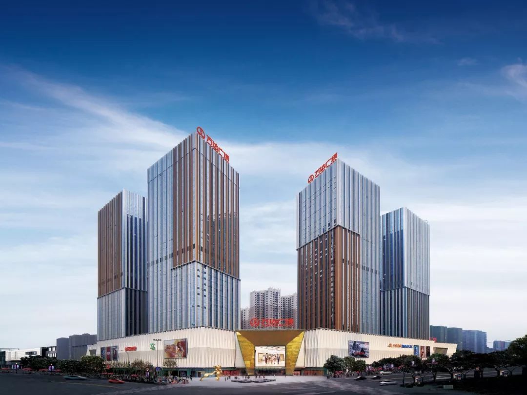 大学时候周末经常去距离学校仅有两站路的万达广场,有时候和同学一起