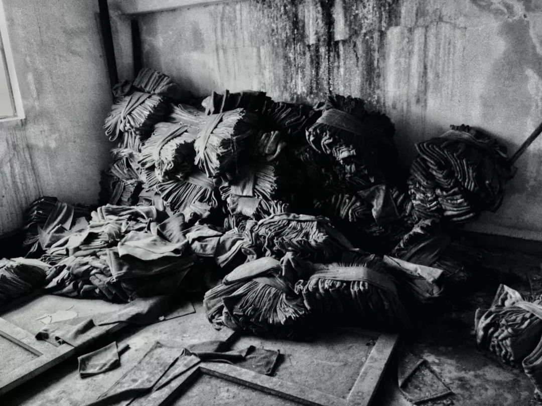 图片来自视觉中国   有些废墟却永远停留在自己荒废的命运之中.