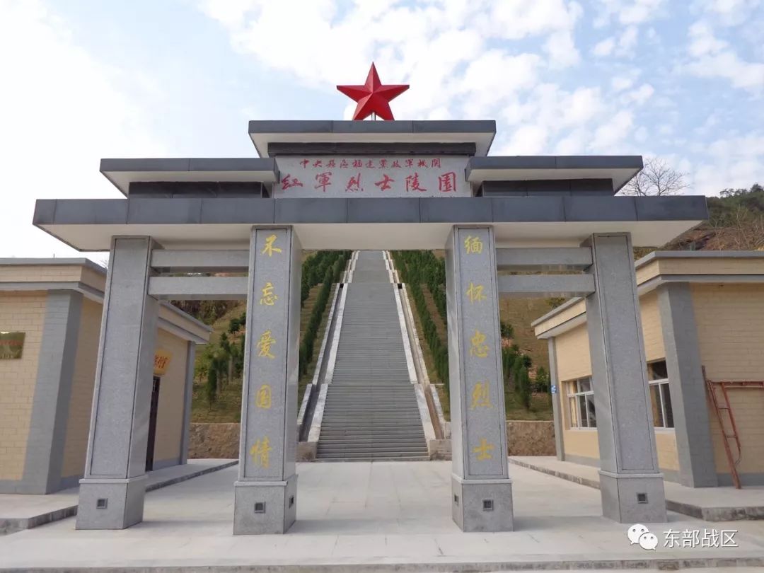 爱心架起通往梦想的桥梁