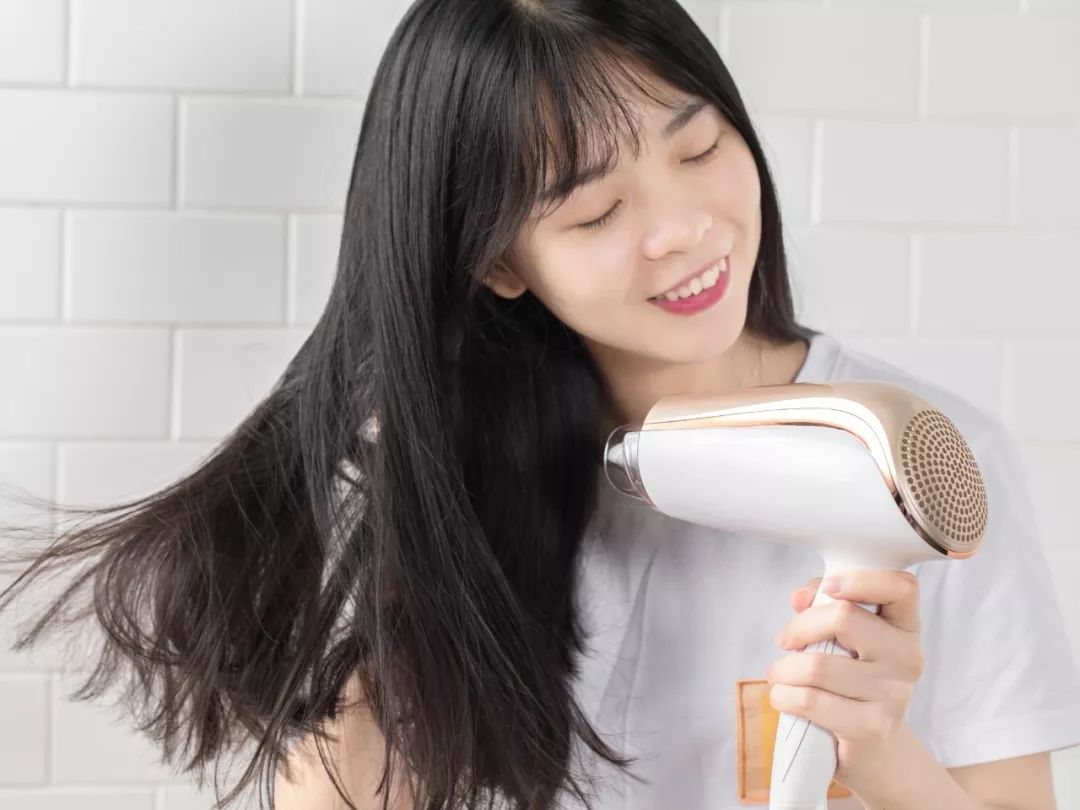 触控开关,自动控温,这款吹风机太有魔力了!