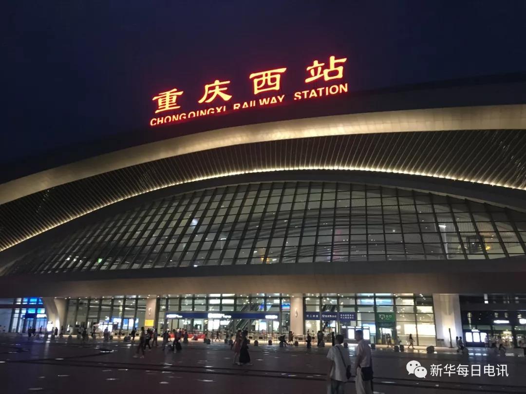重庆西站出站难调查:高铁站像迷宫,带迷路乘客出站成生意