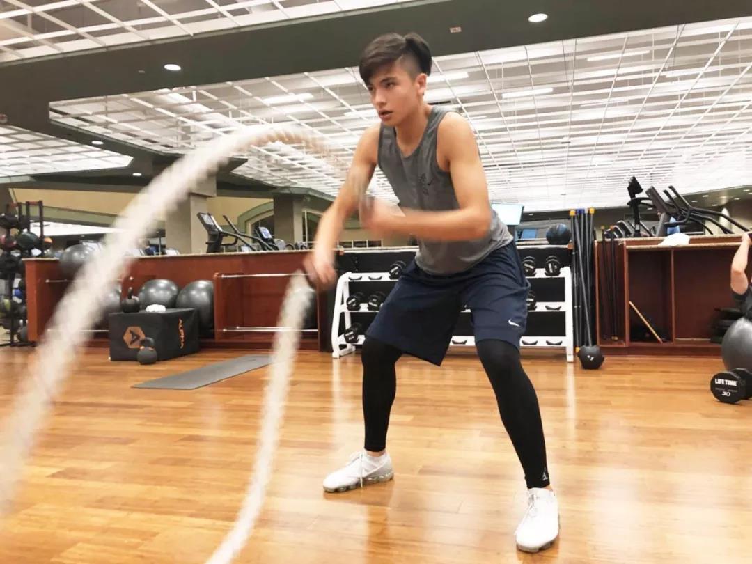 我不是巴特尔的儿子,我是巴恩泽!这个16岁身高1米98的少年突然就火了