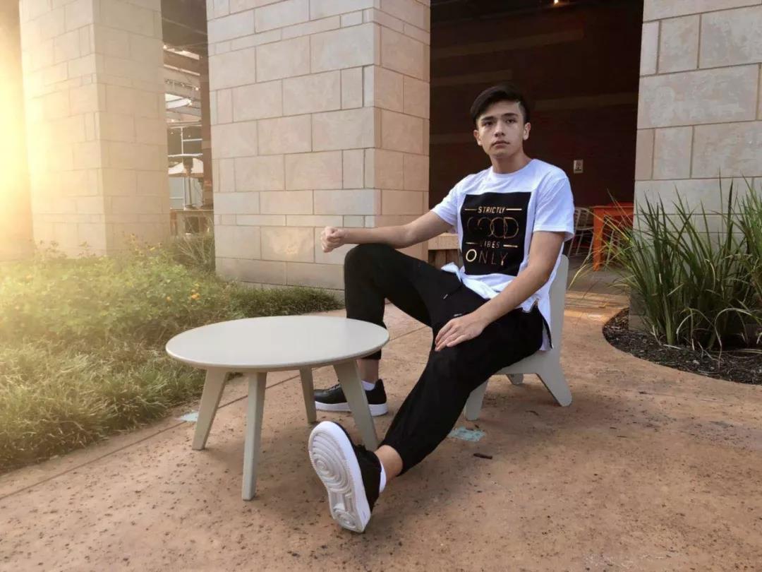 我不是巴特尔的儿子,我是巴恩泽!这个16岁身高1米98的少年突然就火了