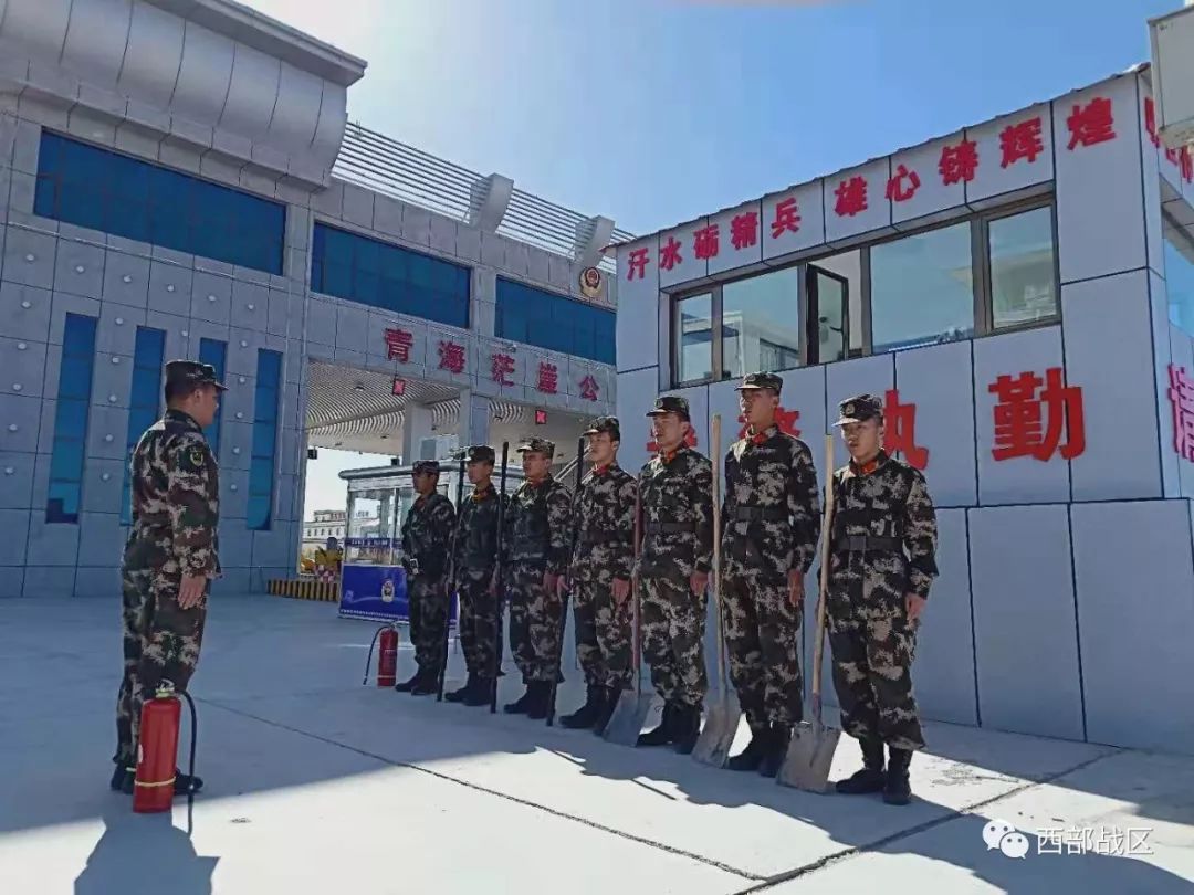 武警海西支队官兵成功扑灭货车轮胎起火