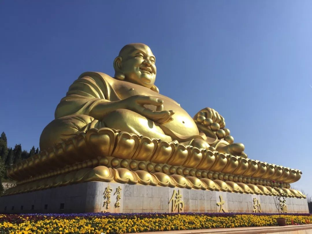 弥勒大佛 图自携程网友 泡弥勒温泉,品高原葡萄酒 这才是过日子