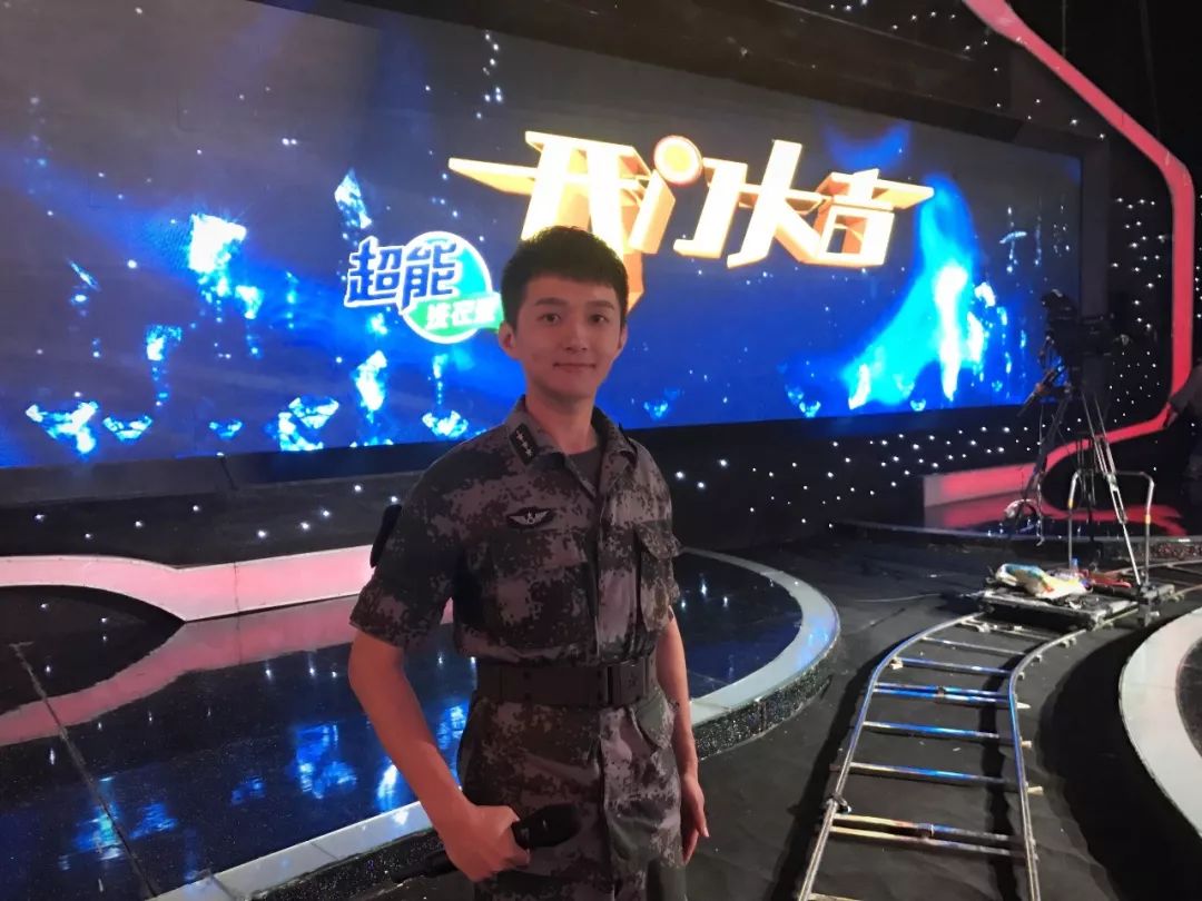 退伍季军旅歌手吕行新作大屯那几年mv催泪首发