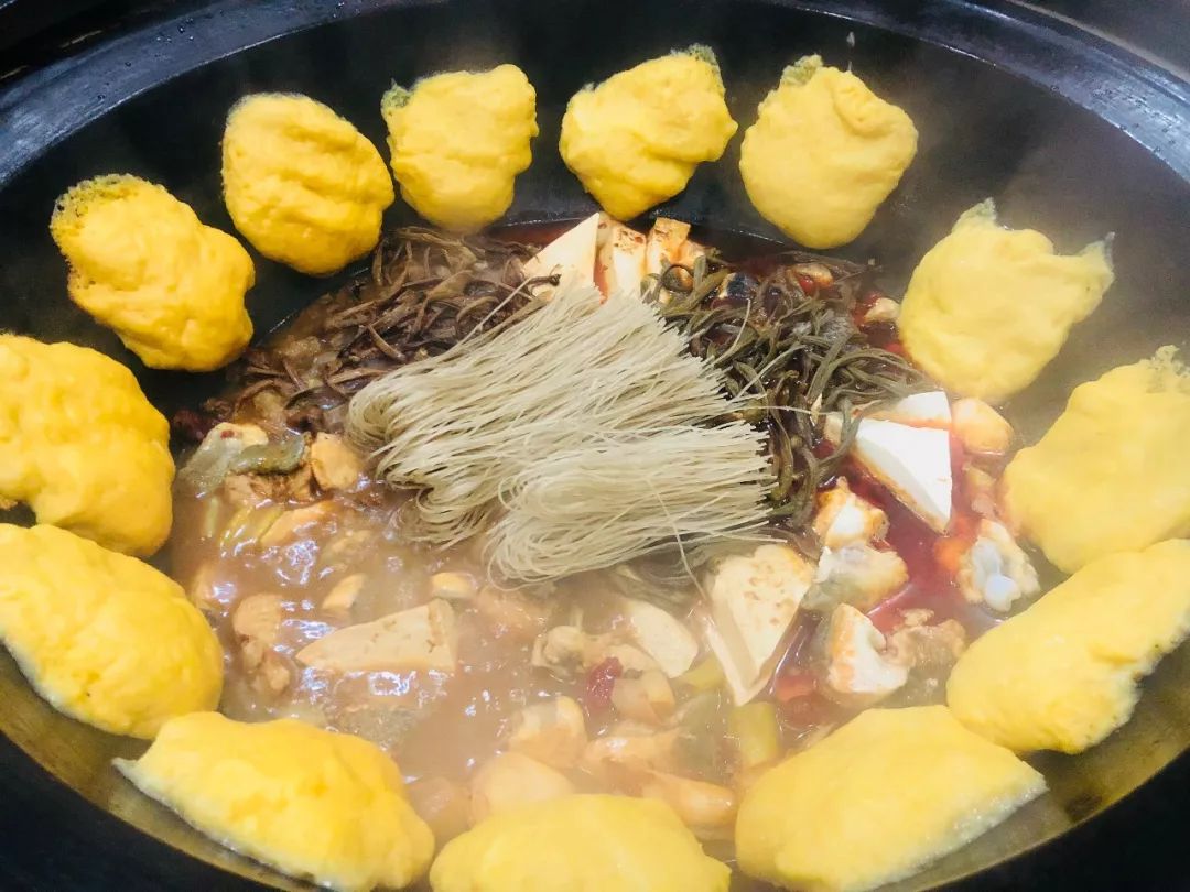 唐山铁锅炖：传统手艺的现代传承