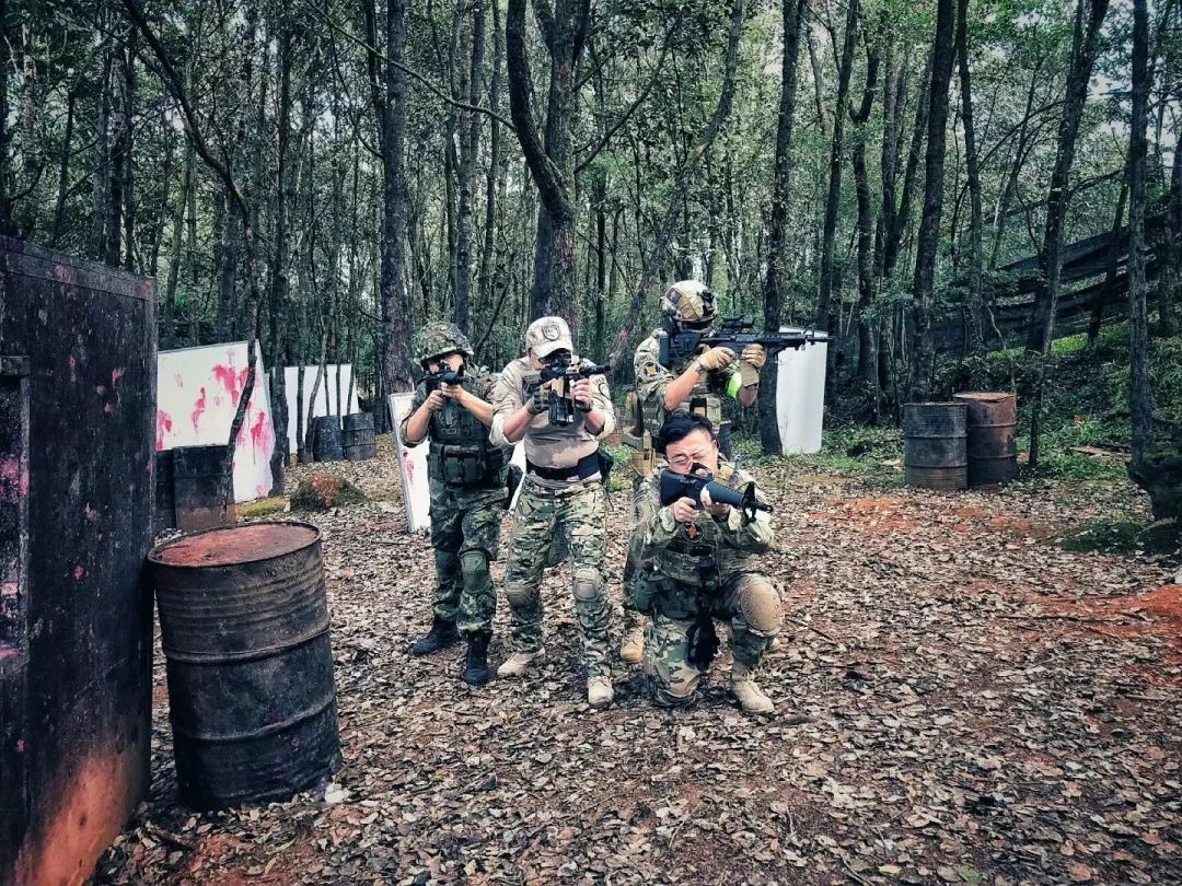 枪王之王报名方式:现场报名费用:20元/人枪型:水弹发射器游戏模式