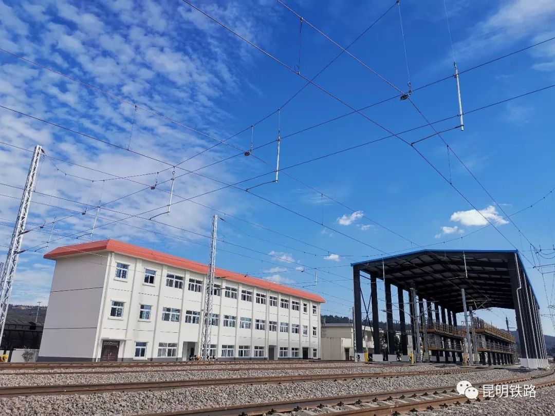 中老国际通道玉磨铁路首个车站研和站投用,接入全国铁路网