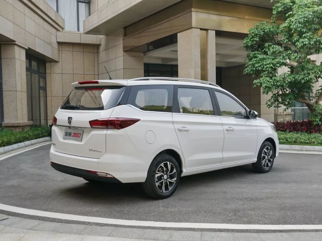 5.68万起,宝骏这台6座车又神了,8个月卖出10万多台!