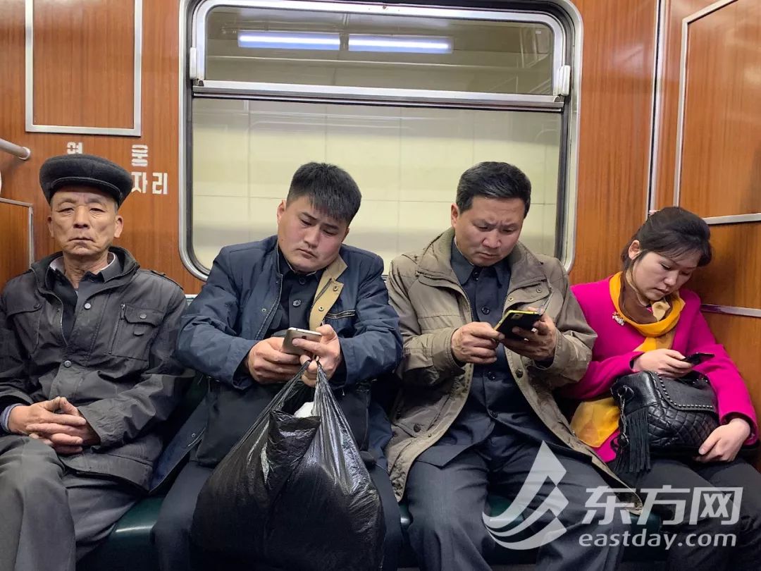 朝鲜小崔:朝鲜人魔幻的一天:地铁上打泡泡龙 全国都是996