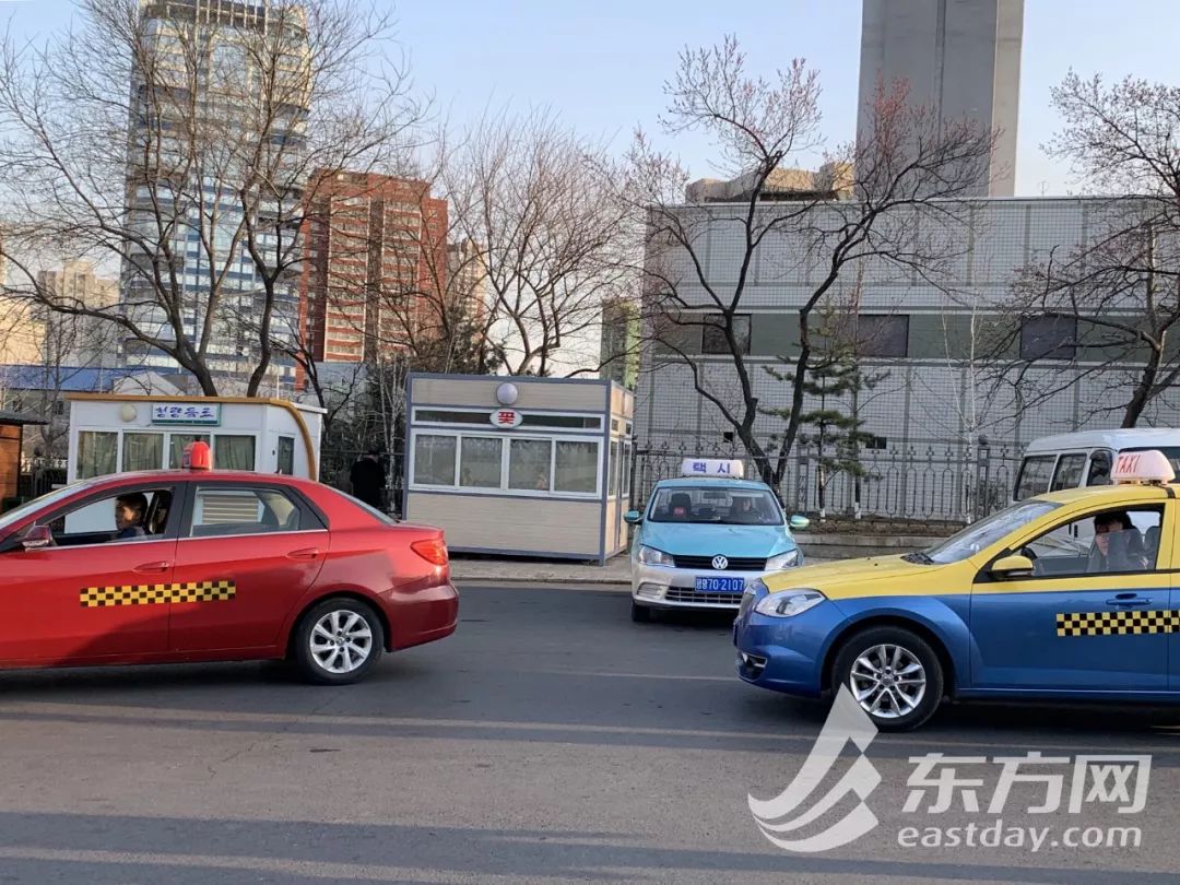 朝鲜小崔:朝鲜人魔幻的一天:地铁上打泡泡龙 全国都是996