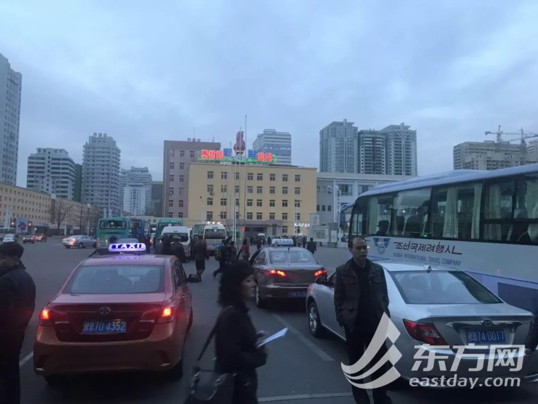 朝鲜小崔:朝鲜人魔幻的一天:地铁上打泡泡龙 全国都是996