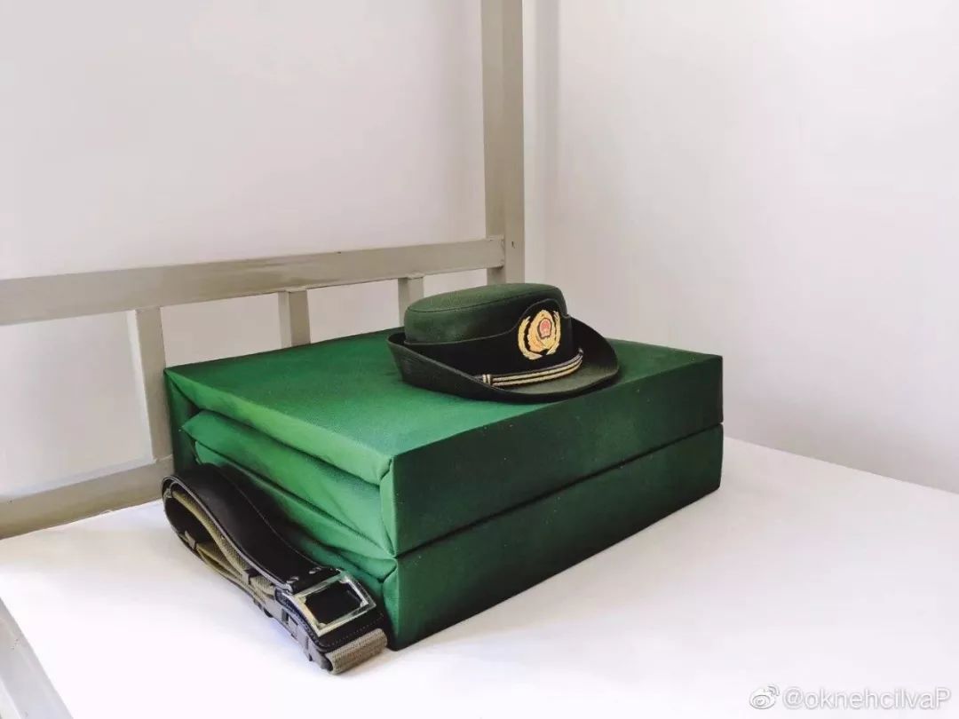 我太难了外军在中国部队学叠豆腐块结果