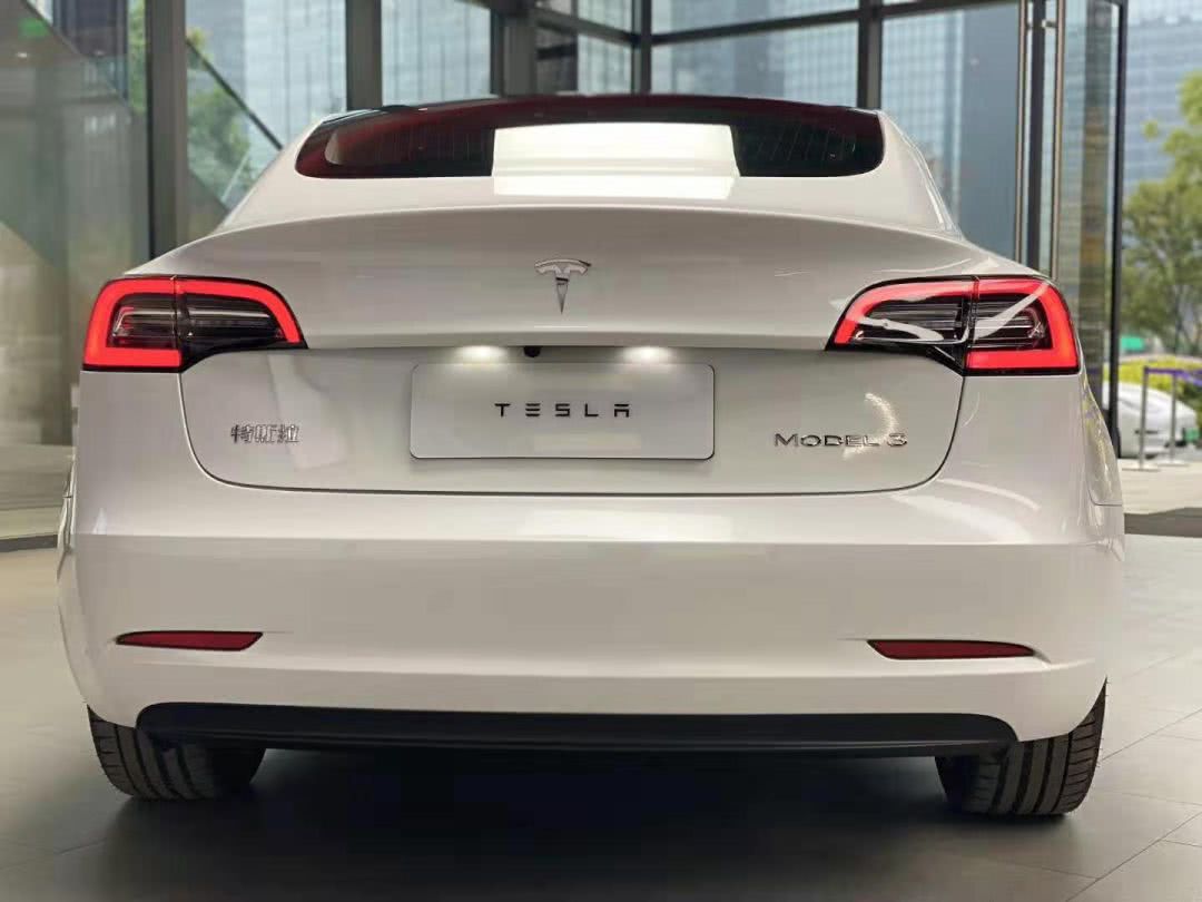 特斯拉国产model3正式到店最快春节前即可尝鲜
