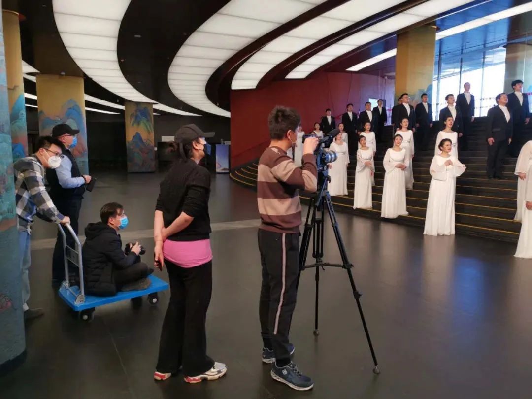 在行动丨国家大剧院与中国音乐学院联合推出抗疫交响合唱天使告诉我