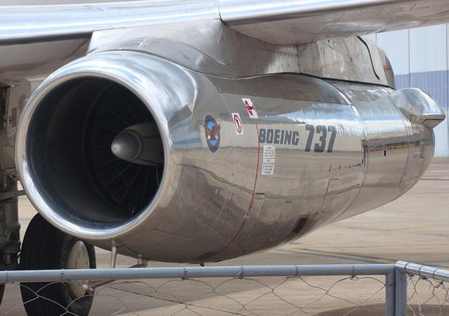 作为一款诞生在上世纪60年代的客机,早期的737居然采用涡喷发动机!