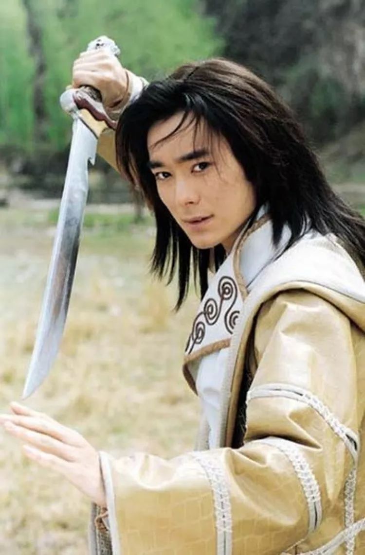 还记得《绝世双骄》的男主吗,他怎么成糙大叔了?