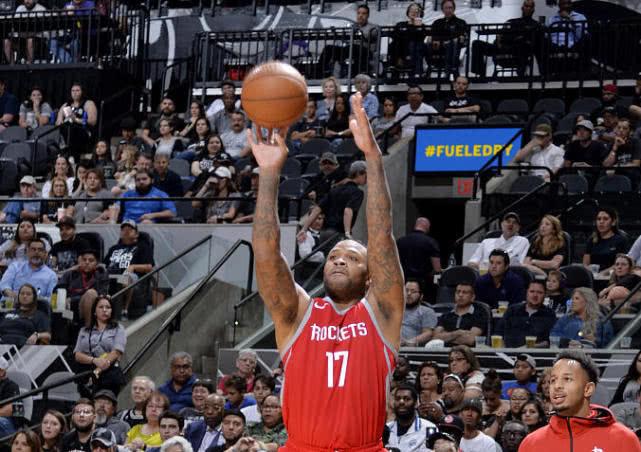 如果周琦和克里斯可以登场,那么将解放塔克和安东尼,使其更多回归到四