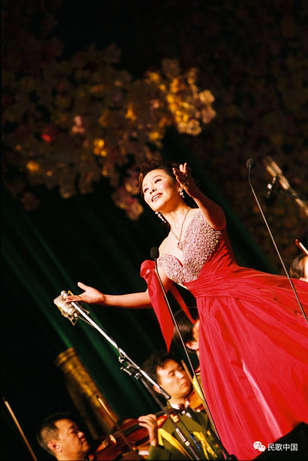 艺术家冷有铭老师,原中国歌剧舞剧院著名歌唱表演艺术家万山红老师