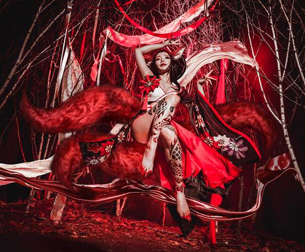 韩国美女cos《阴阳师》三尾狐 妖艳妩媚,风情万千