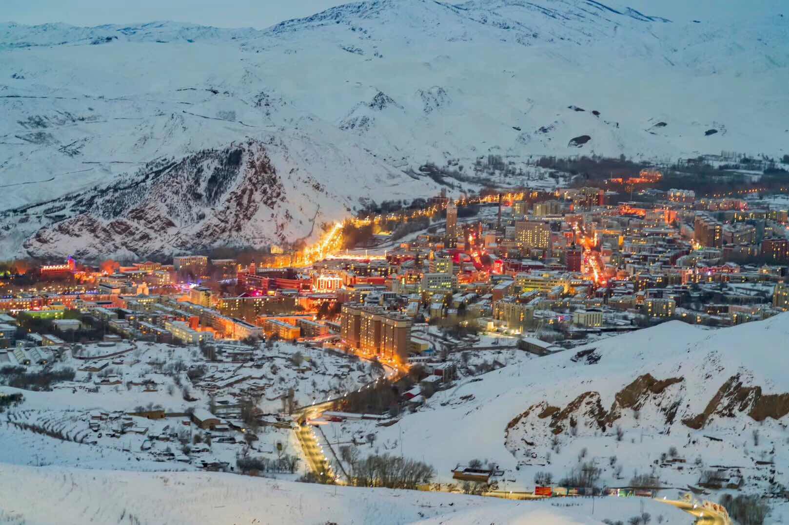 新疆阿勒泰雪场图片