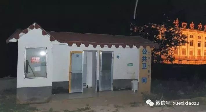 阜南县郜台乡桂庙村，刚修好半年多的公厕断水断电。