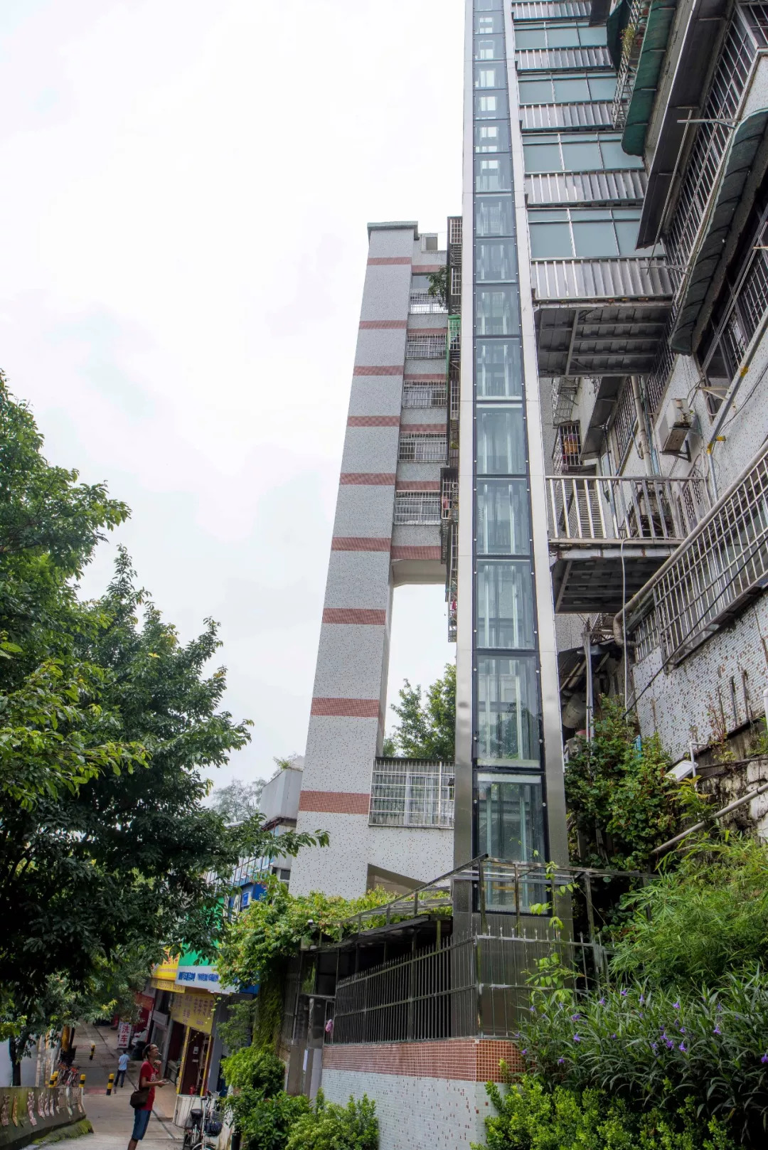 空中架连廊楼缝搭积木来看看广州这些花式电梯