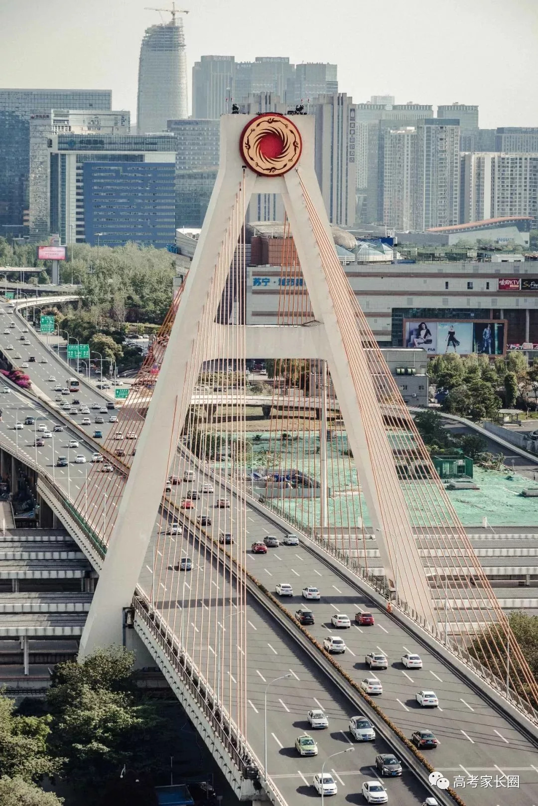 爸爸反对录取专业,18岁女孩"众筹学费"上大学,你会尊重孩子的选择吗?