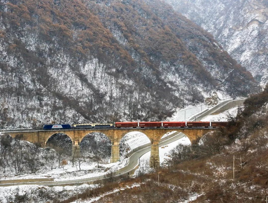 这就是铁骨中国…况且况且况且况且…|京津冀|铁路|摄影师_新浪新闻