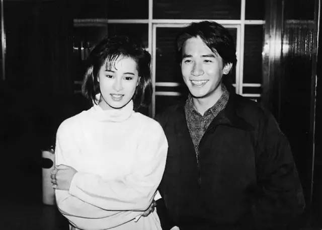 这也使得她和陈玉莲,戚美珍,张曼玉,曾华倩并称为"无线五美".