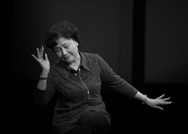 2017年10月5日,著名昆曲表演艺术家王奉梅在昆山当代昆剧院排练,在