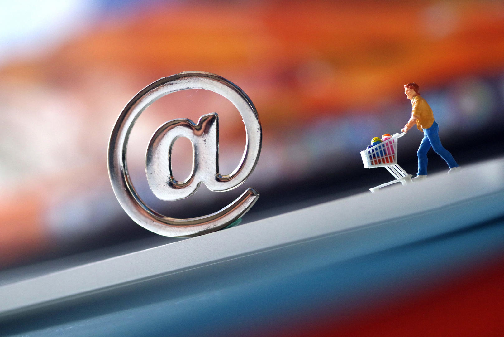 韩国大尺寸电视推荐二零零四年市场回顾，主流品牌销量排名揭晓，高清技术引领消费热潮，购买指南助您避坑选对型号