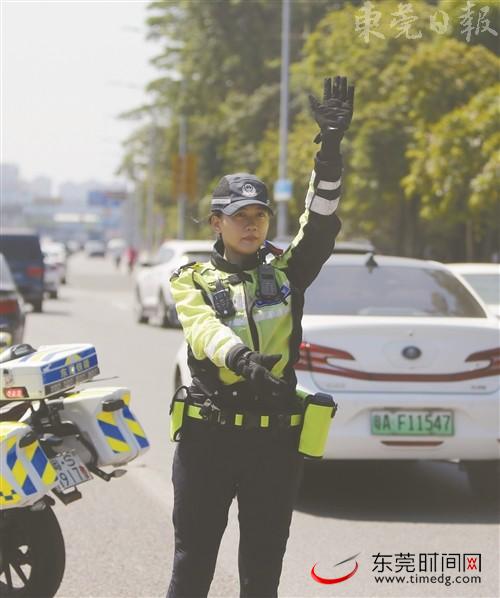 网友盛赞别样警彩东莞女铁骑出更直播