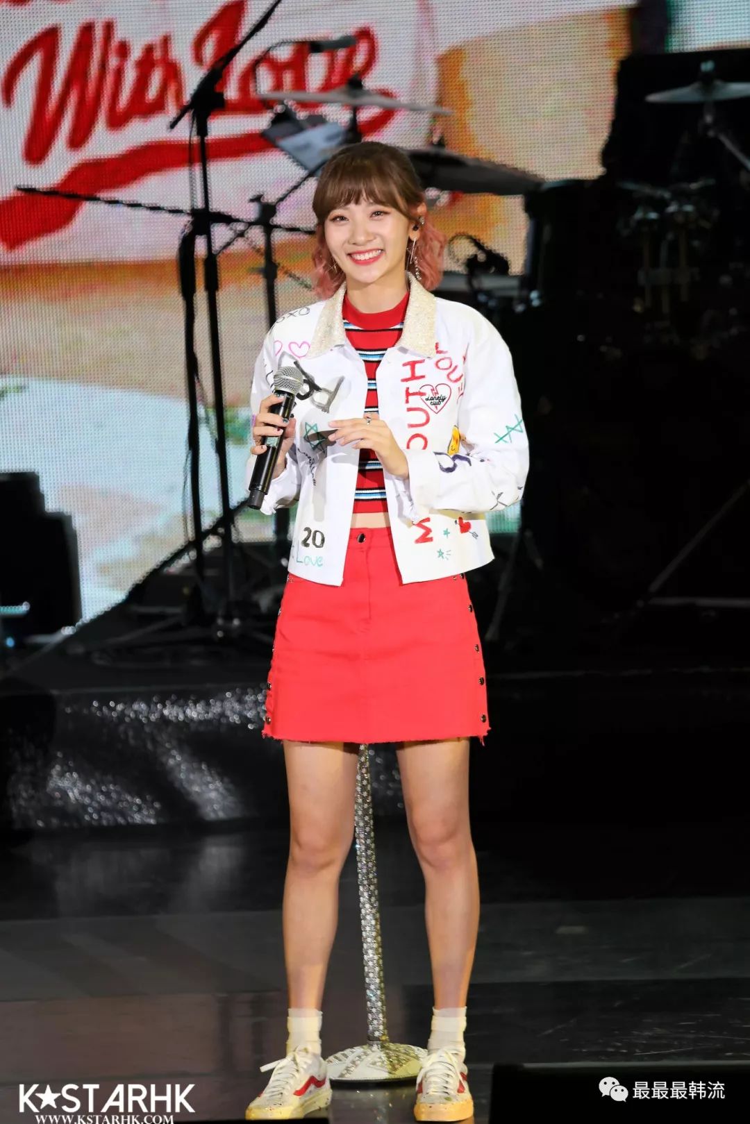 而男方changmo则是1llionaire records旗