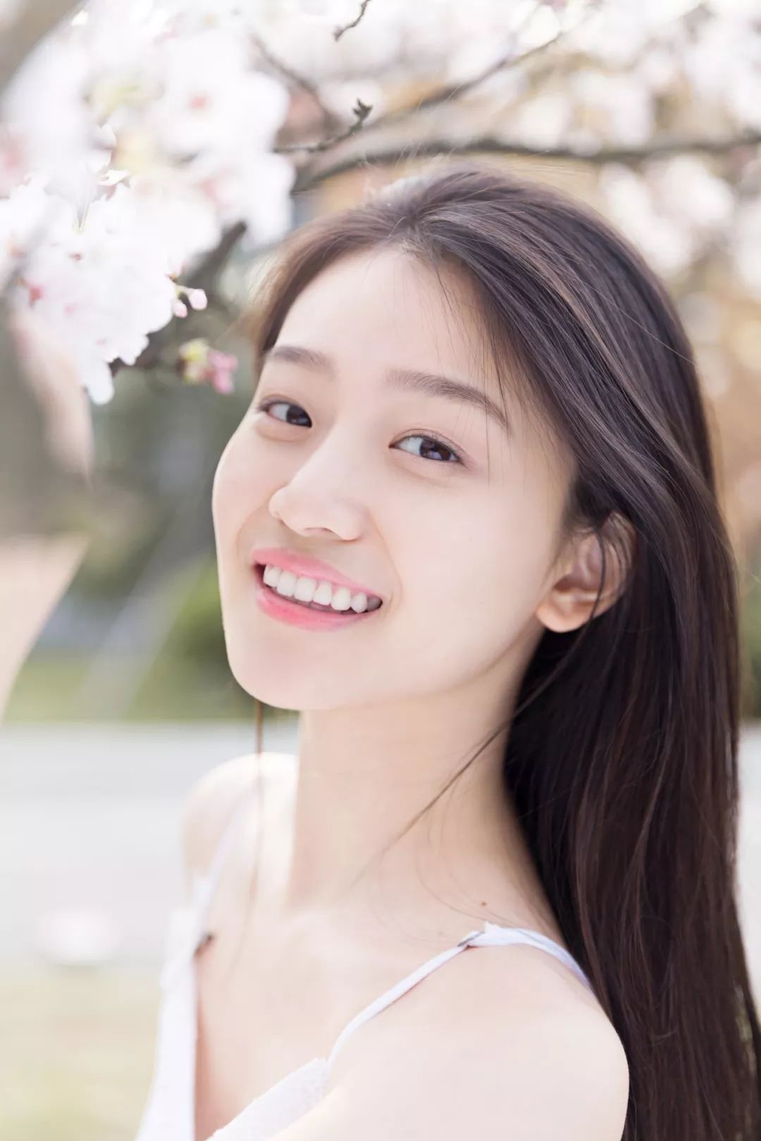 flag来说,芭姐已经预见到未来的又一狗血套路剧情了…陈莉莉(郝洋饰)