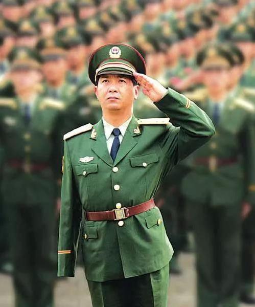 军礼图片:这些军礼 有没有戳中你的泪点(图)