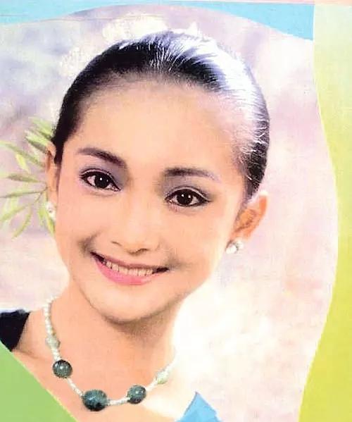 范冰冰输周迅输的窝囊,吃亏在肩膀肉弧线圆润,唇峰救了颜值亏空