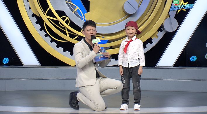李鑫:有一期的剧本要求我演一下大猩猩,当时心想自己从来没演过啊