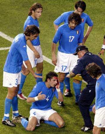 2002世界杯韩国的丑陋不会忘怀!意大利80岁老