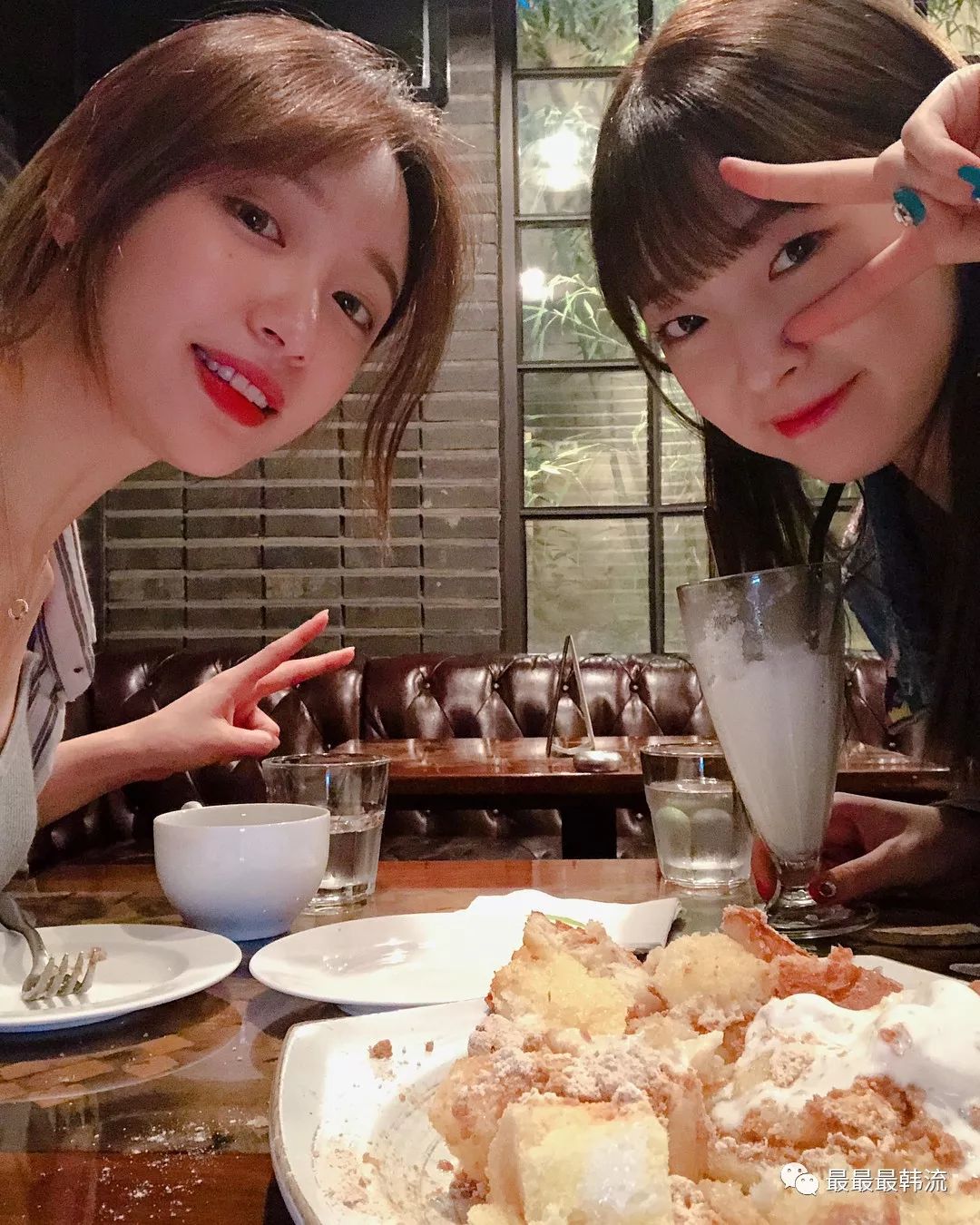 女爱豆和她的女朋友她和她的故事真的很甜很有爱