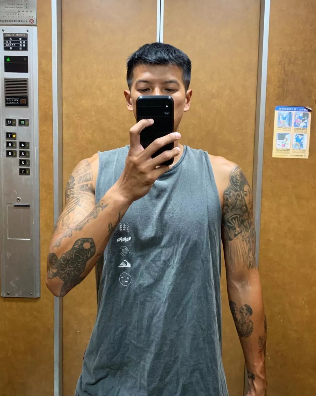 壁纸| 我觉得,王信凯挺帅的啊