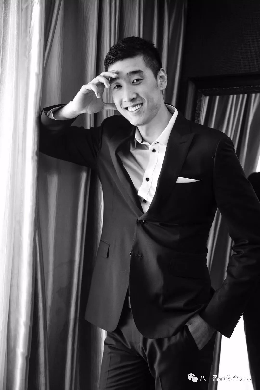 超级·明星换下赛服,穿上西装,八一盈冠男排亮相排超全明星赛|仲为君