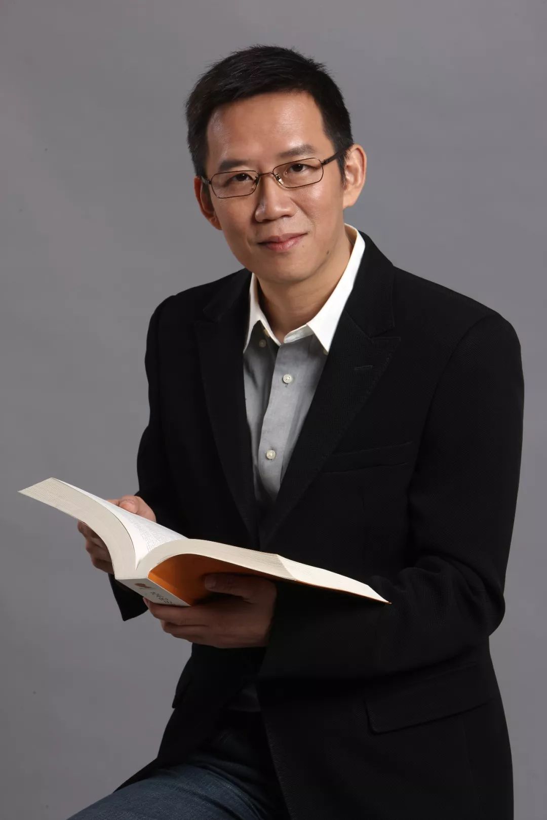 命运不曾给与的浪漫,他们用诗歌来拥抱与抵抗