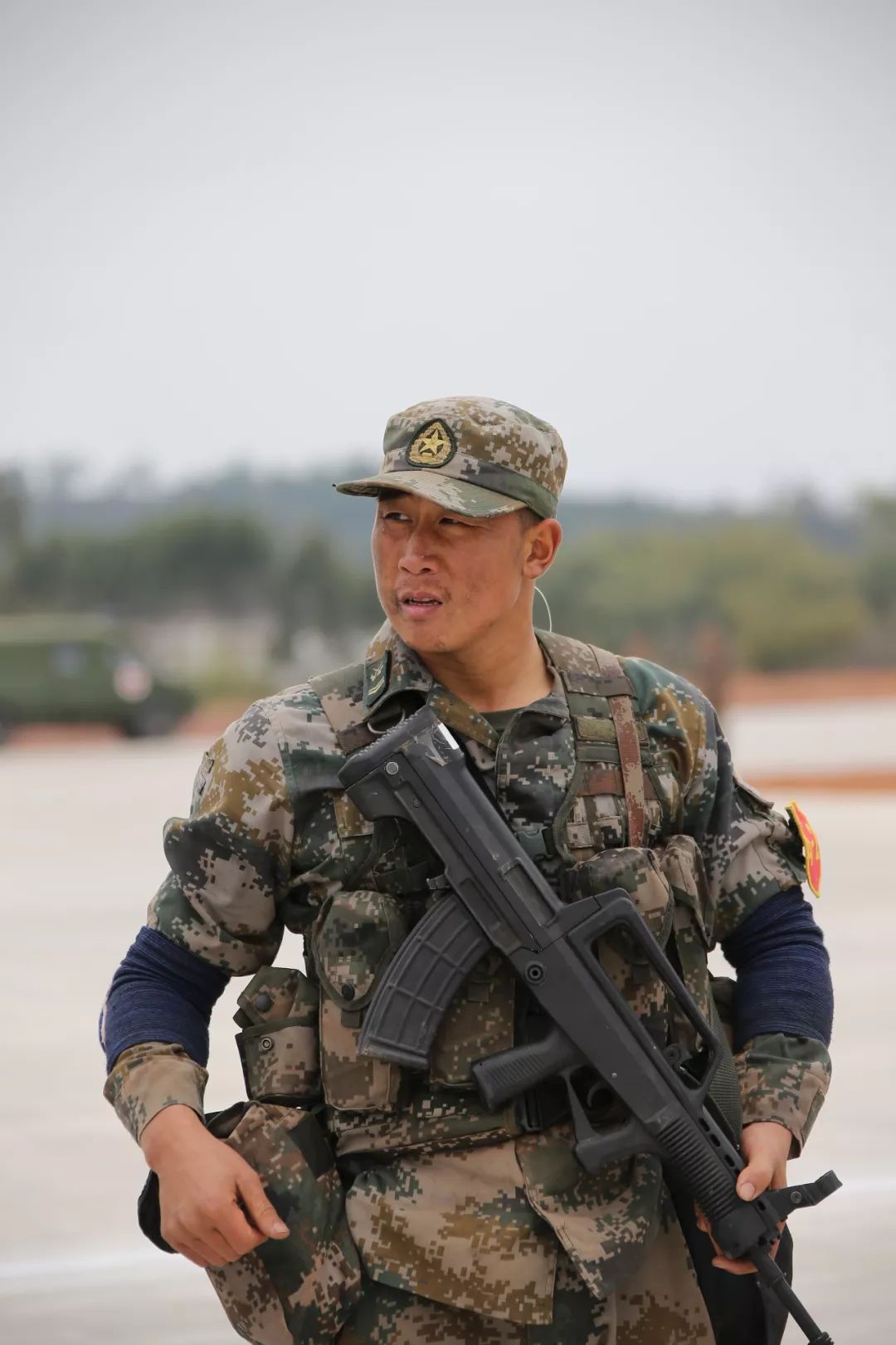 硬汉也温柔老兵唐雄时代精兵第111期