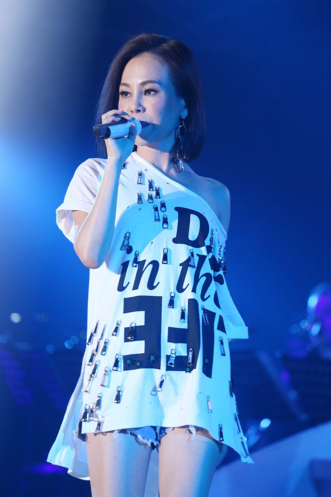 彭佳慧我想念我自己巡演登陆福州 现场温馨互动热烈大合唱